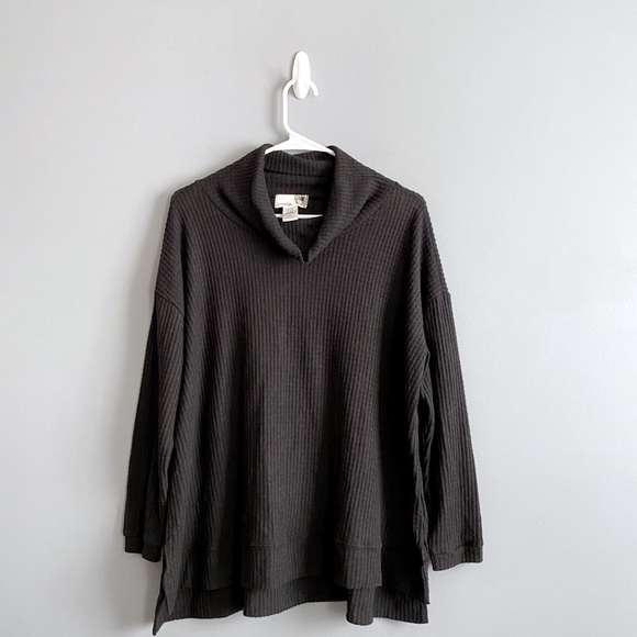 Everleigh Cowl Neck Waffle Knit High Low Tunic Top in Black Sz S NEW - Picture 1 of 12